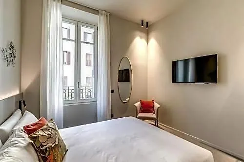 Luxury In The Center Of Bed & Breakfast 3*